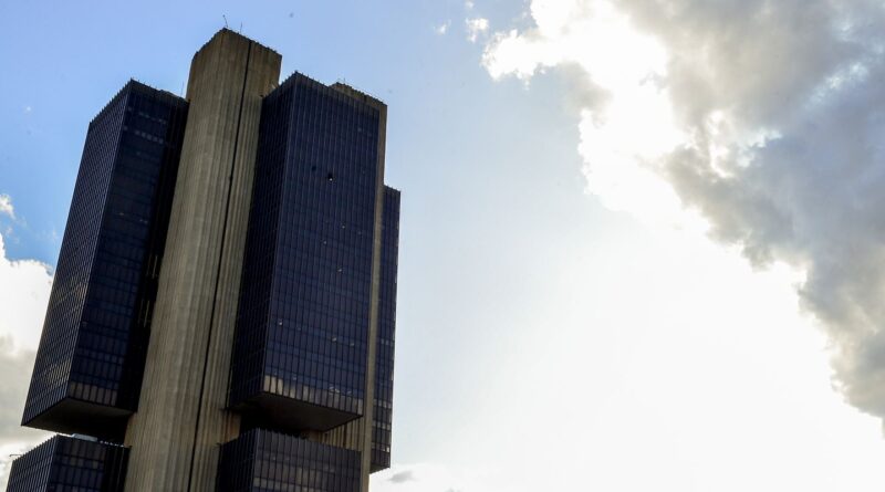Copom decide nesta quarta se mantém Taxa Selic em 15% ao ano