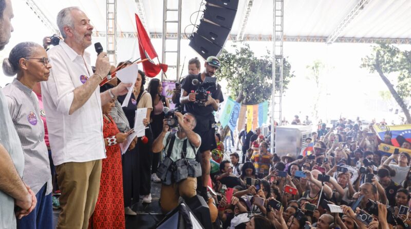 Côrrea do Lago promete levar pleitos da Cúpula dos Povos à COP30