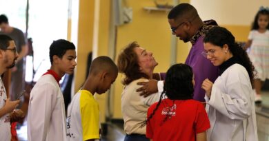 Em igreja na Penha, fiéis rezam por paz e proteção em semana de horror