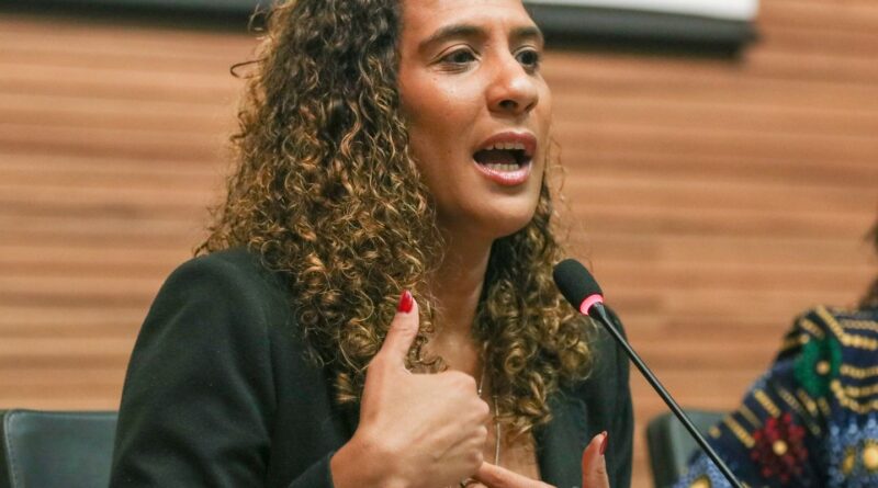 Expectativa é que mulheres sejam ouvidas, diz Aniele sobre marcha