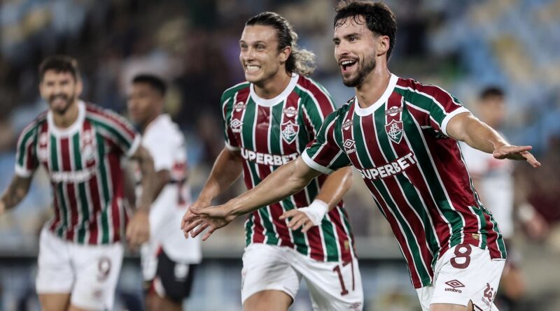 Fluminense goleia São Paulo e confirma presença na Copa Libertadores