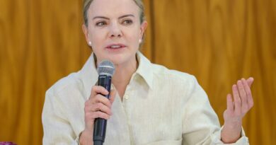 Gleisi divulga apoio a presidenta do México, alvo de assédio