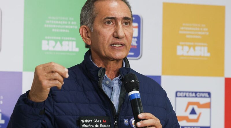 Governo anuncia envio de equipes para região destruída por ciclone