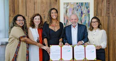 Lula assina 28 decretos para regularizar territórios de quilombolas