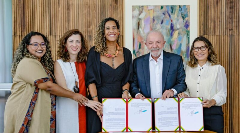 Lula assina 28 decretos para regularizar territórios de quilombolas