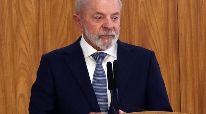 Lula comenta prisão de Jair Bolsonaro: "Lição de democracia”