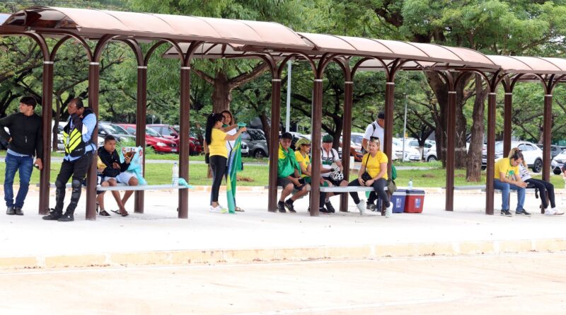 Médico e advogados visitam Bolsonaro antes de audiência de custódia