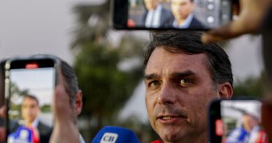 Moraes autoriza a visita dos filhos de Bolsonaro na PF