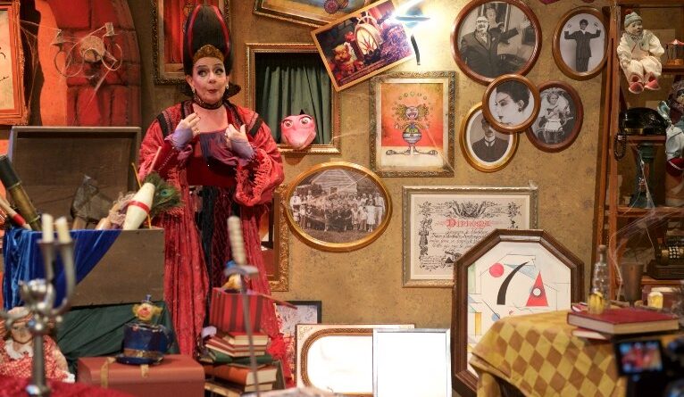 Morgana & Celeste conta a história de Galileu Galilei e a criação do telescópio