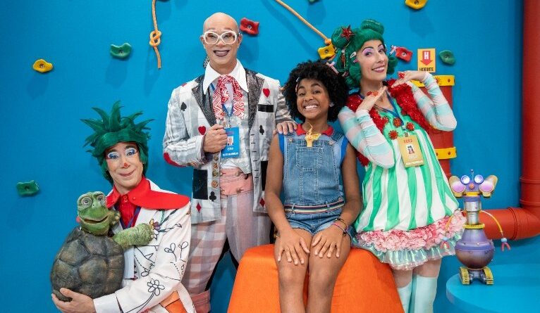 No Quintal da Cultura, Cacá desvenda um poema misterioso e leva o time a uma jornada pelo Mercadão