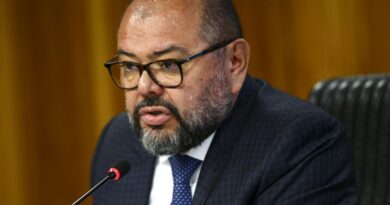 PF aponta ex-ministro de Bolsonaro como pilar institucional de desvios