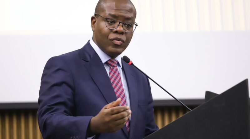 PF indicia ex-ministro Silvio Almeida por importunação sexual