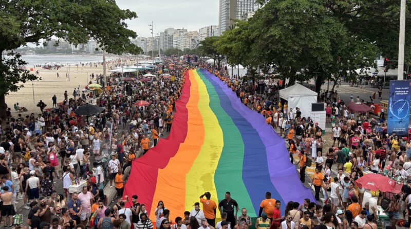 Parada do Orgulho LGBTI+ do Rio celebra 30 anos e reforça visibilidade