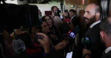 Por unanimidade, STF torna Eduardo Bolsonaro réu por atuação nos EUA