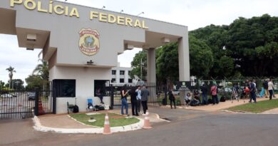 Remédios são levados para Bolsonaro, preso preventivamente em Brasília