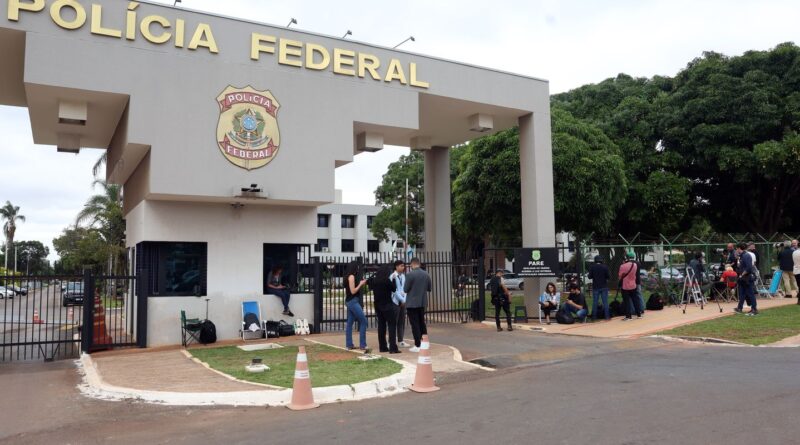 Remédios são levados para Bolsonaro, preso preventivamente em Brasília