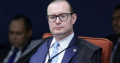 STF forma maioria para manter condenação de Bolsonaro e aliados