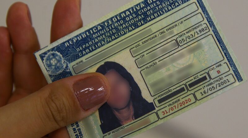 Tentativas de fraudes com documentos mais que dobram de 2022 a 2025