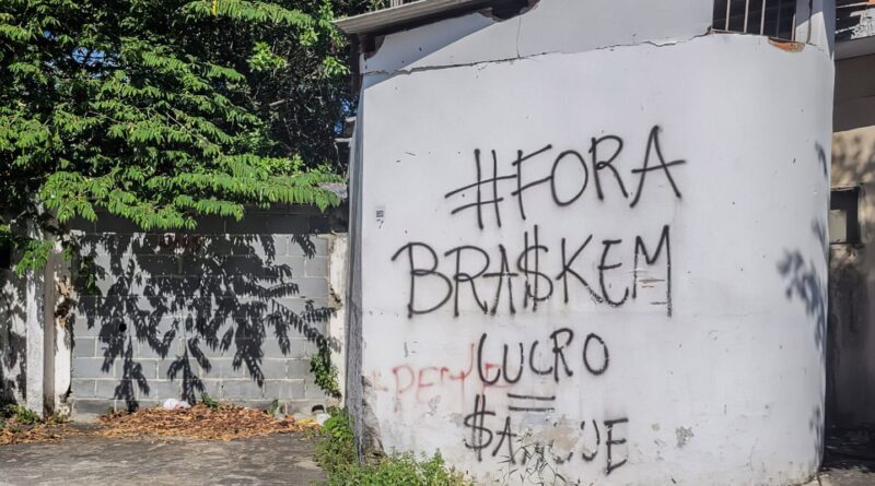 Vítimas de afundamento de solo criticam acordo entre Braskem e Alagoas