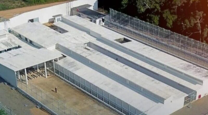 Após fuga, autoridades procuram 12 detentos de prisão em Maués (AM)