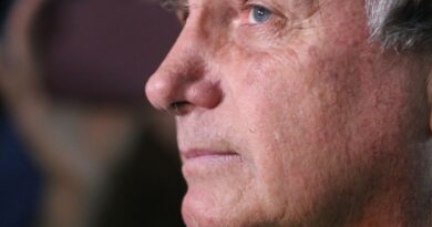 Após pedido de cirurgia, Moraes manda PF fazer perícia em Bolsonaro