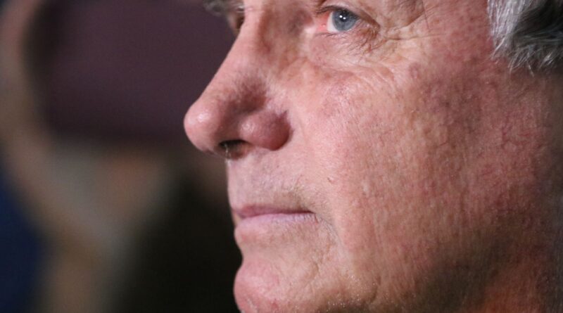 Após pedido de cirurgia, Moraes manda PF fazer perícia em Bolsonaro