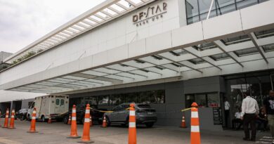 Bolsonaro passa por cirurgia após crise de soluço