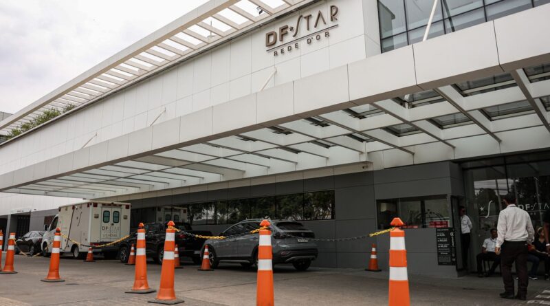 Bolsonaro passa por cirurgia após crise de soluço