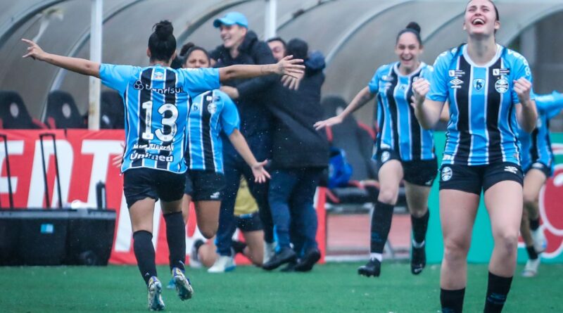 Com emoção, Grêmio e Flamengo avançam à final da Copinha Feminina