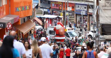 Compras de última hora agitam comércio popular em São Paulo