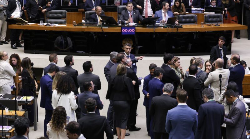 Congresso aprova LDO com superávit de R$ 34 bilhões em 2026