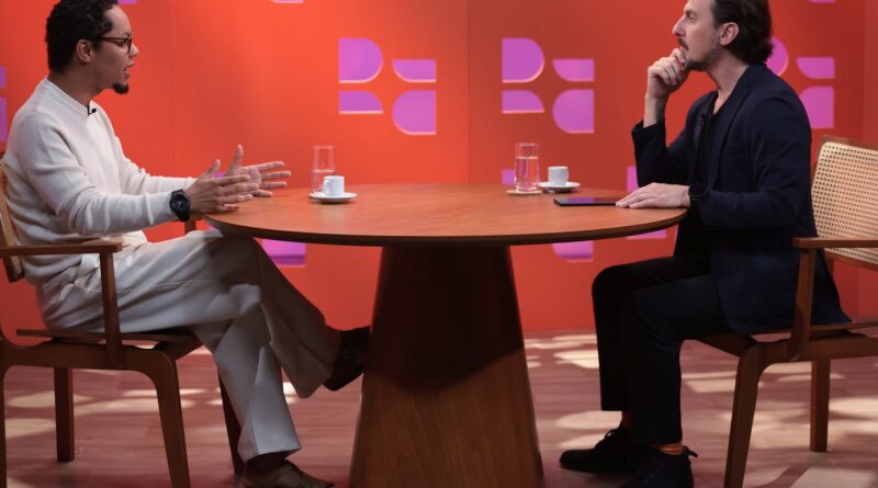 DR com Demori discute racismo estrutural com o ator Clayton Nascimento