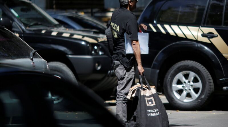 Dino autoriza buscas em apartamento do deputado Antônio Doido