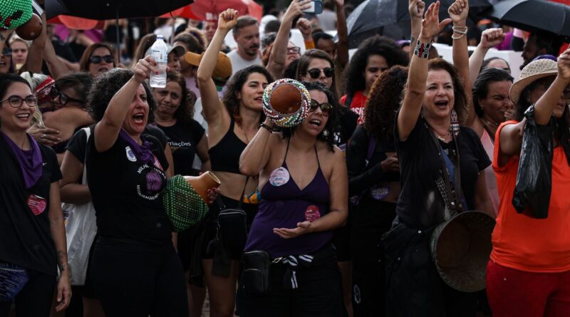 Em Brasília, mulheres denunciam feminicídios e a omissão do Estado