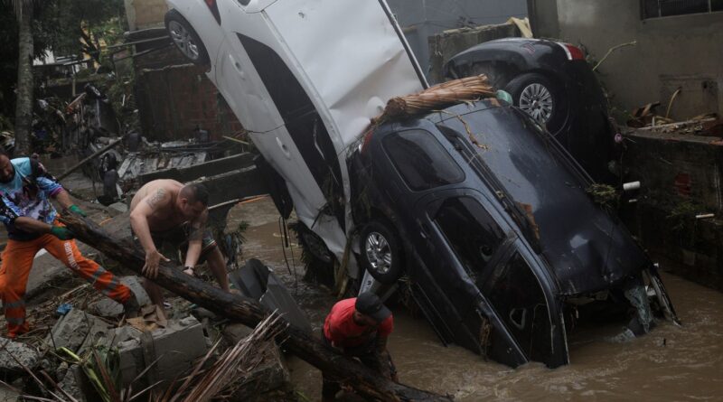 Encontrado corpo de idoso desaparecido em enxurrada em Petrópolis