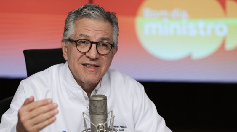 “Estamos vencendo essa batalha”, diz Padilha sobre vacinação