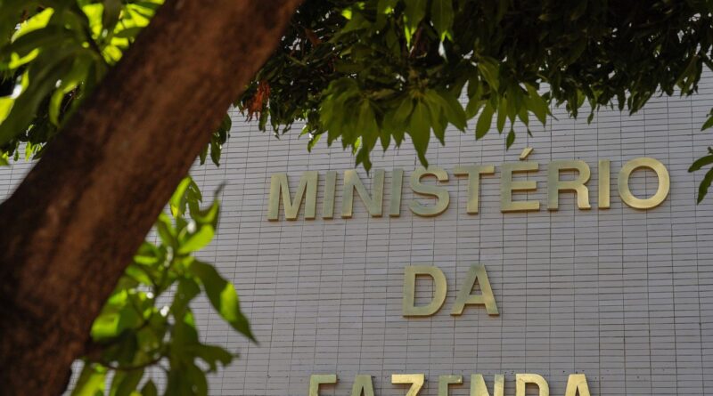 Estatais federais em dificuldade poderão pedir aportes da União