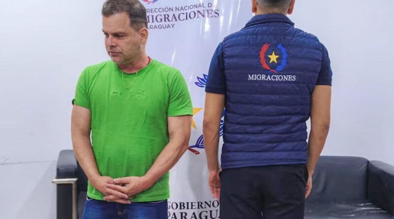 Ex-diretor da PRF levou pitbull e sacos de ração em fuga para Paraguai