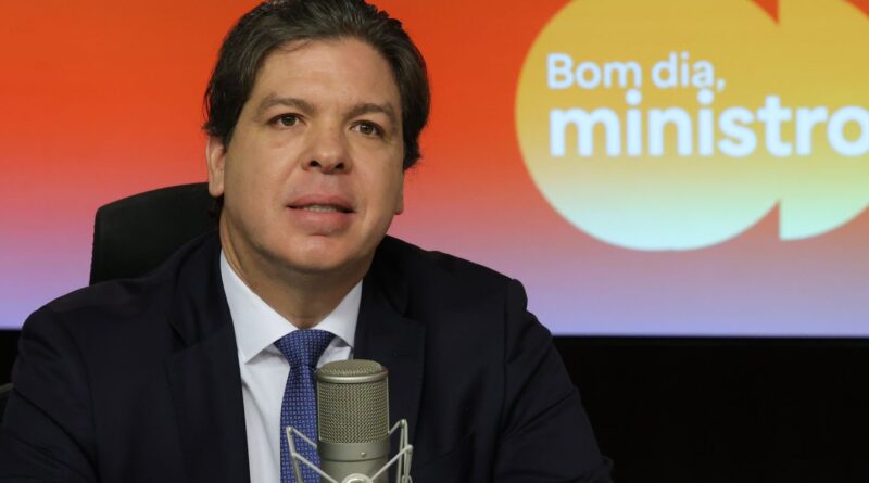 Governo diz que conectará 100% das escolas até fim de 2026