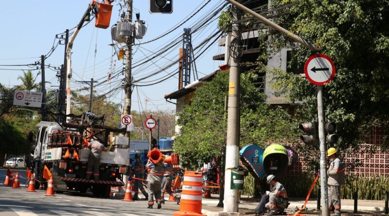 Justiça manda Enel restabelecer energia elétrica em SP em 12 horas