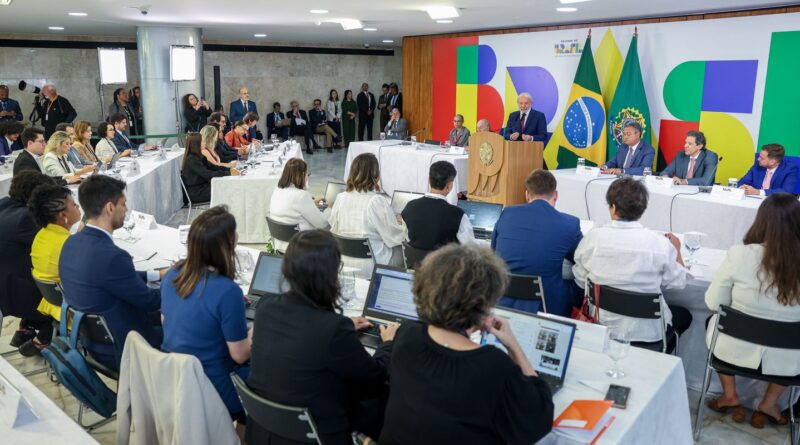 Lula afirma que vai vetar PL da Dosimetria