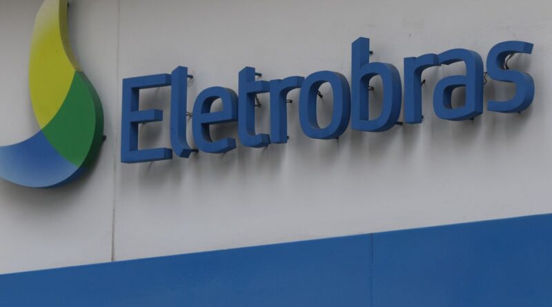 Lula veta PL sobre realocação de trabalhadores da Eletrobras