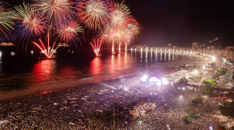 Metrô inicia venda de bilhete para réveillon na praia de Copacabana