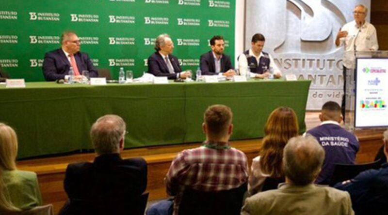 Ministro assina contrato para compra de vacina da dengue do Butantan