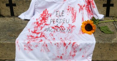 Mulheres vão às ruas em todo país para protestar contra o feminicídio