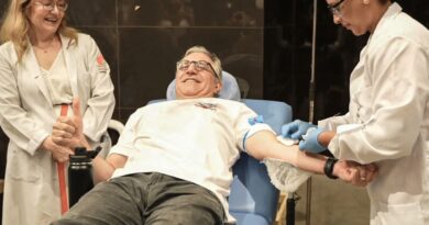 Padilha doa sangue e marca início da vacinação contra vírus sincicial