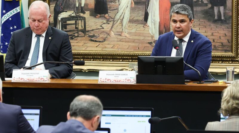 Pedido de vista adia votação de parecer sobre mandato de Zambelli