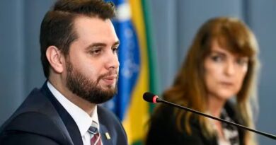 Polícia Federal prende Filipe Martins, condenado pela trama golpista