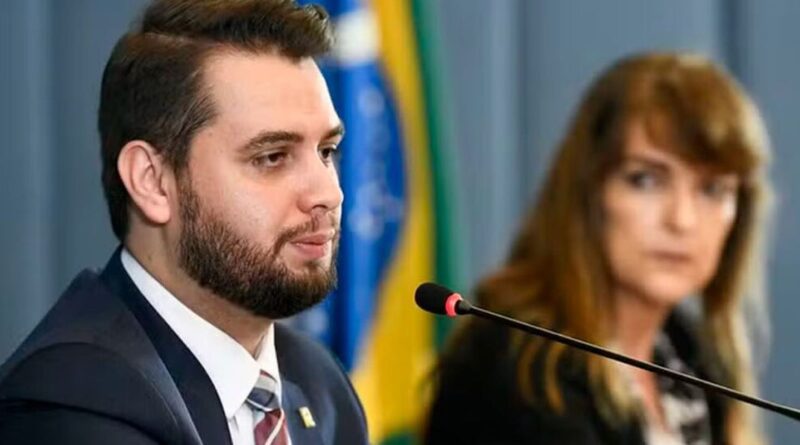 Polícia Federal prende Filipe Martins, condenado pela trama golpista