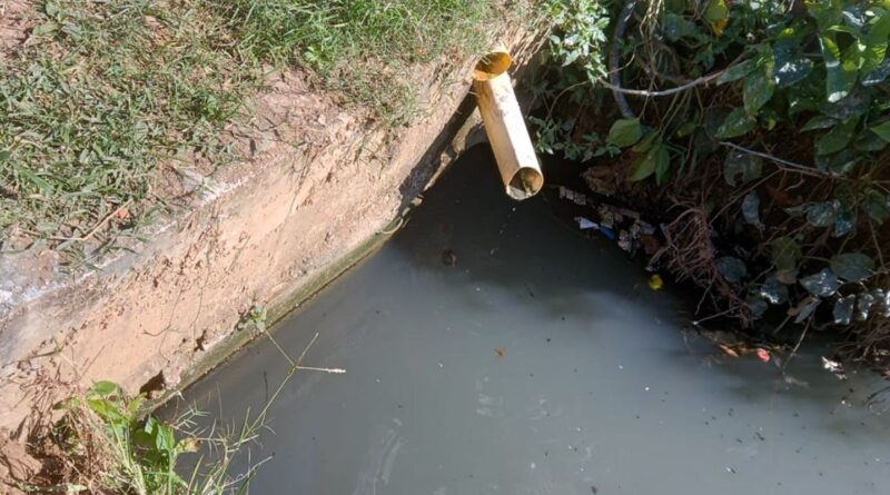 Quilombo em Cabo Frio denuncia despejo de esgoto na comunidade
